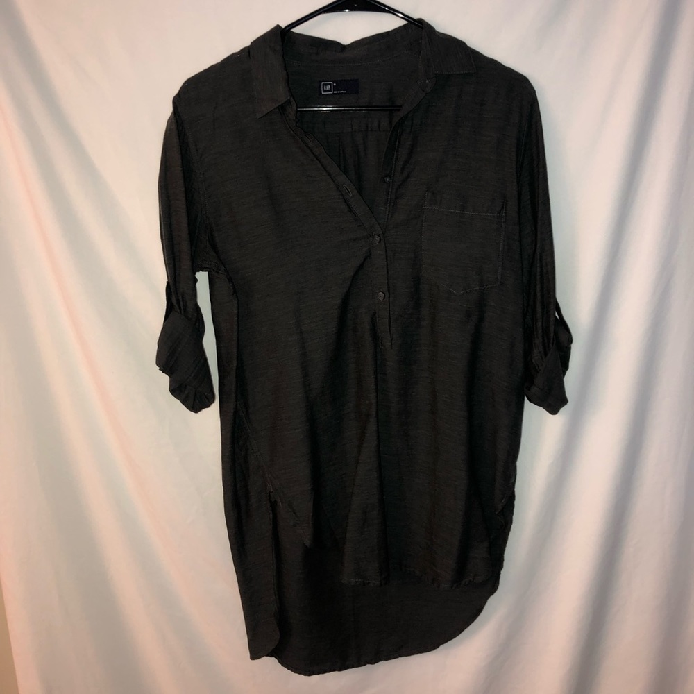 Brand Old Navy. Size Medium. Color Gray. Long Shirt